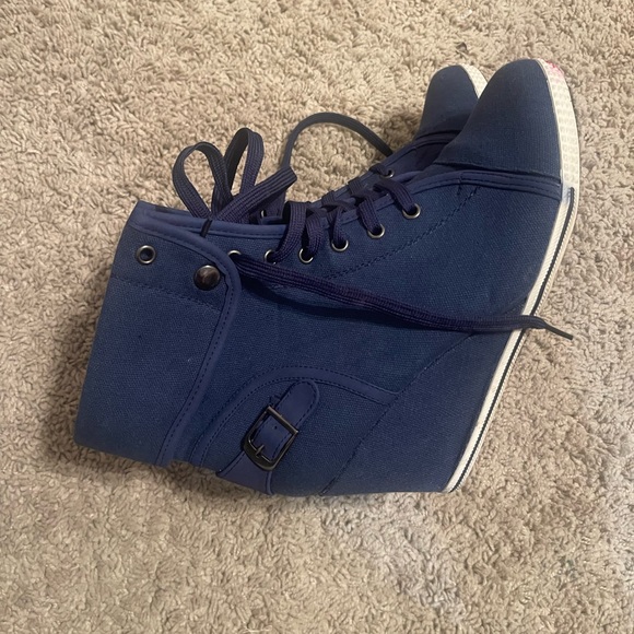 COPY - Bucco Aviva Wedge Sneakers, Blue size 10 - Picture 2 of 5